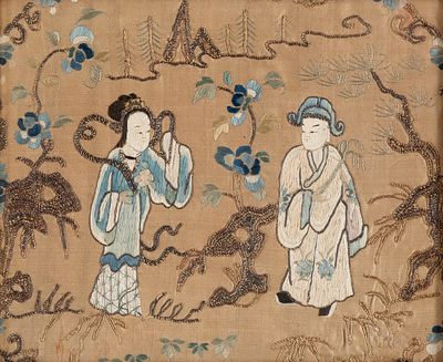 STICKEREI MIT GOLDF&Auml;DEN AUF SEIDE. China / Japan, wohl um 1900 
23 x 28.5 cm, Rahmen: 27 x 31.5 cm