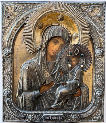 GOTTESMUTTER VON TICHWIN. Russische Ikone mit Silberoklad und Schmucksteinen, St. Petersburg 