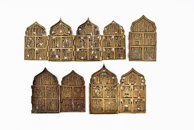 LOT OF 4 RUSSIAN METAL ICONS. 19th c. 
from 16 x 9.5 cm to 15.5 x 35.5 cm, total weight: 1.9 kg 