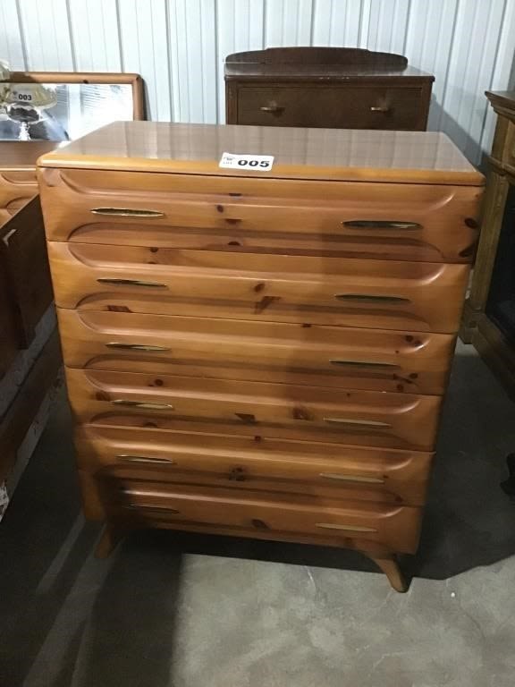 Lot 5: FRANKLIN SHOCKEY CHEST OF DRAWERS (matches lot
