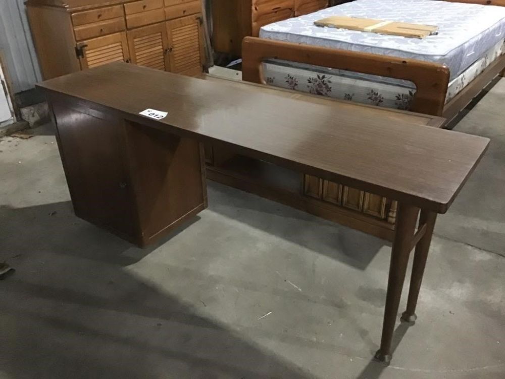 Lot 12: OFFICE TABLE 66 x 17