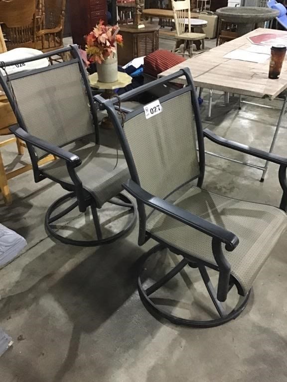 Lot 27: 2 SWIVEL PATIO CHAIRS