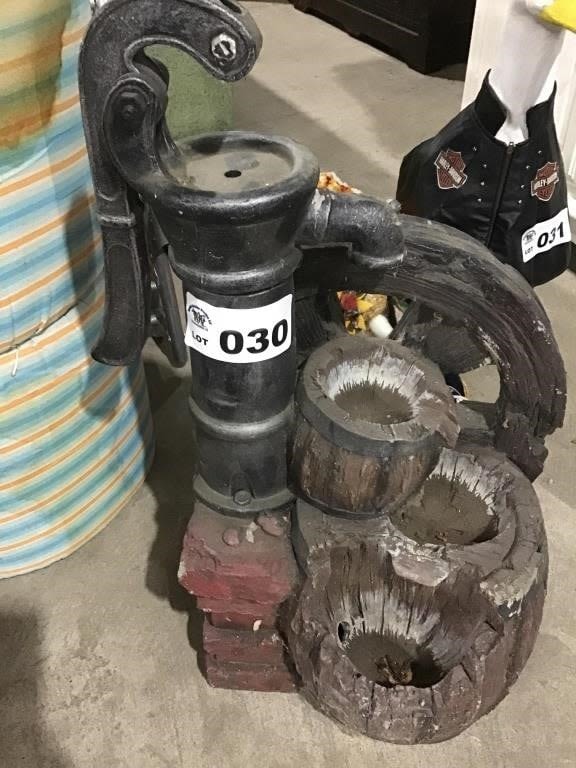 Lot 30: OUTDOOR FOUNTAIN