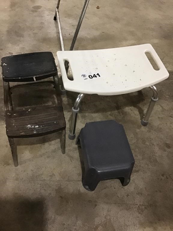 Lot 41: ASSORTMENT OF STOOLS