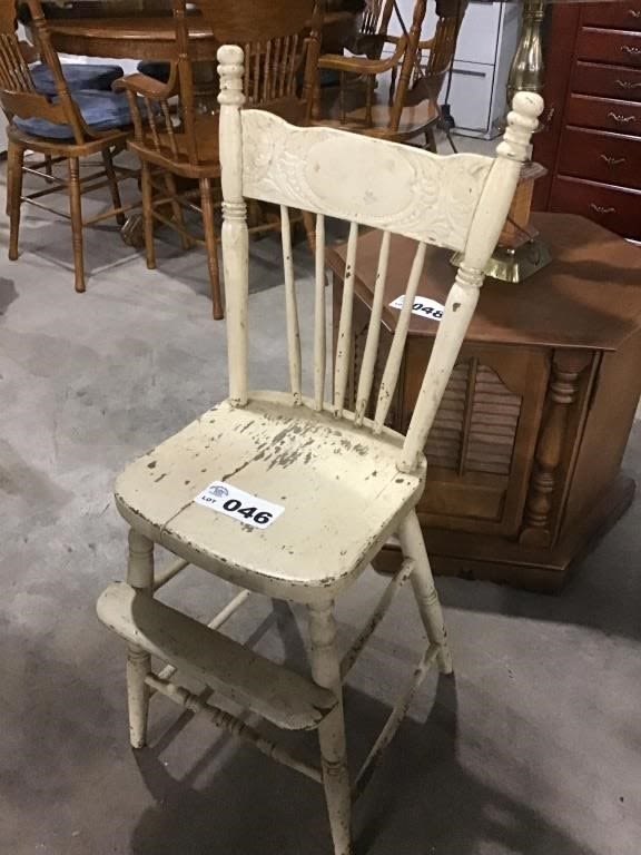 Lot 46: ANTIQUE KITCHEN CHAIR/STOOL