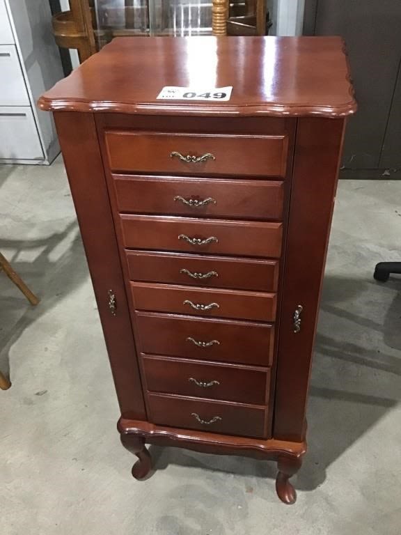 Lot 49: JEWELRY CHEST