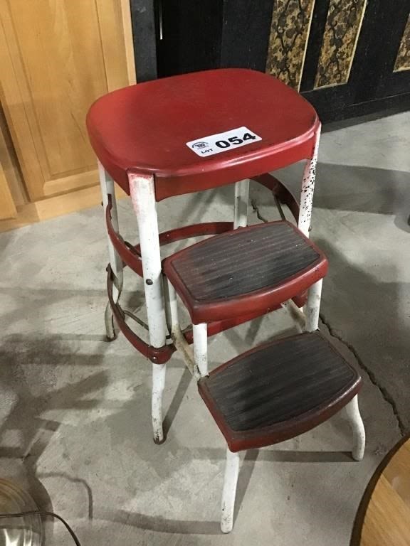 Lot 54: COSTO STOOL