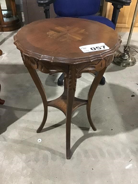 Lot 57: SMALL VENEER TABLE