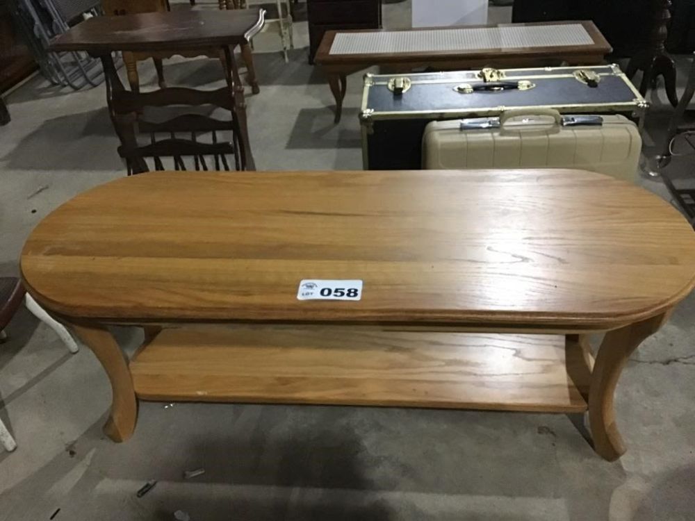 Lot 58: OAK COFFEE TABLE