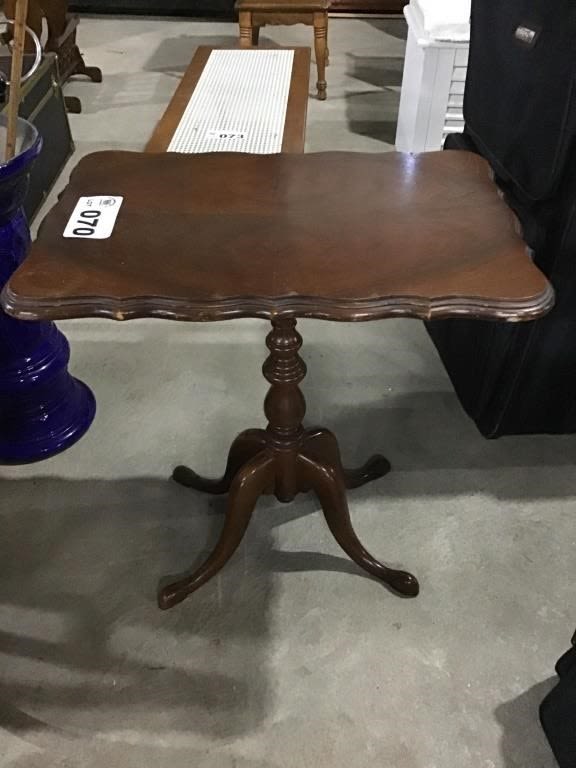 Lot 70: SMALL OBLONG TABLE