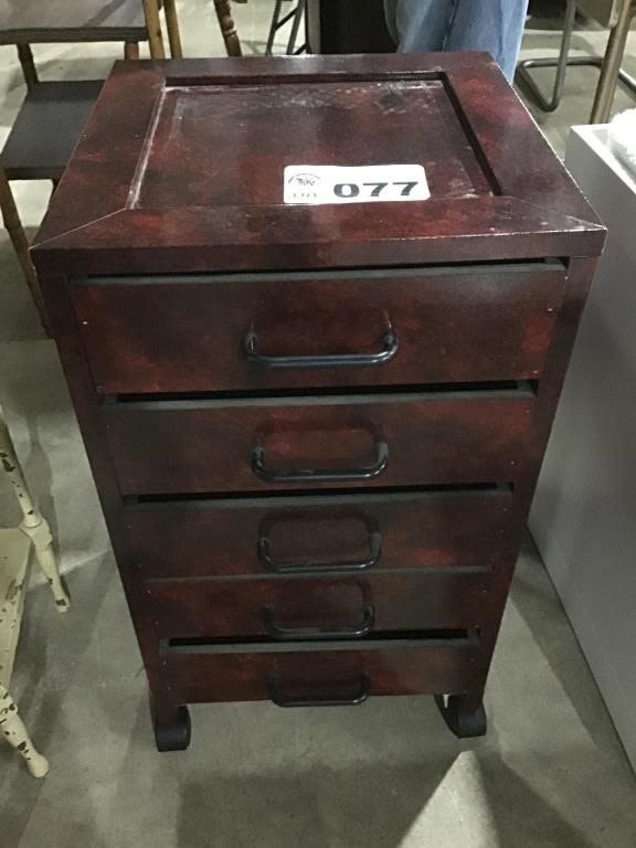 Lot 77: SMALL ROLL AROUND CHEST