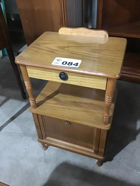 Lot 84: SMALL TELEPHONE TABLE