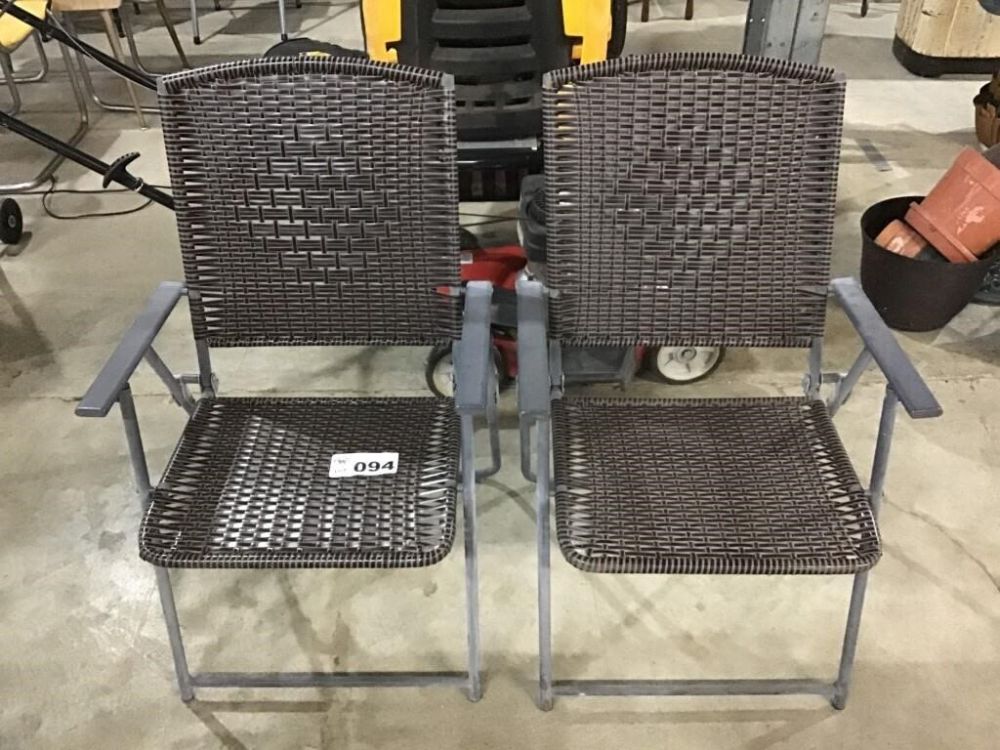 Lot 94: LAWN CHAIRS 2
