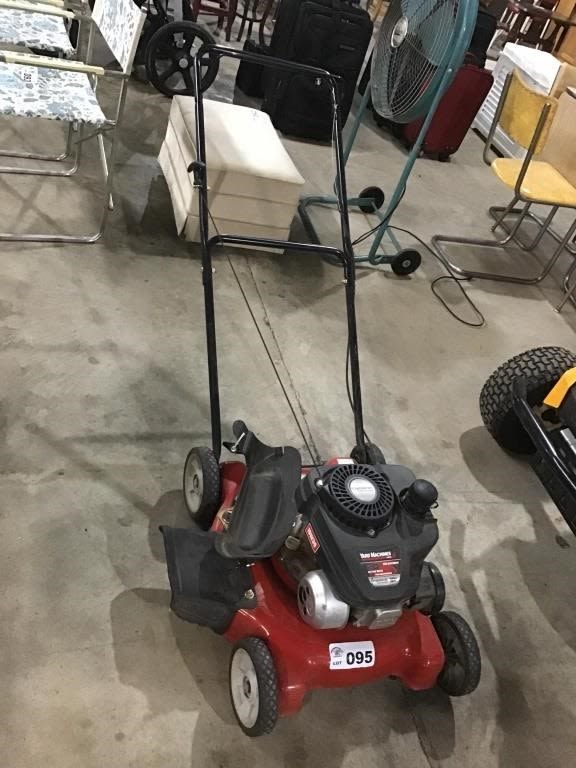 Lot 95: YARD MACHINE PUSH MOWER