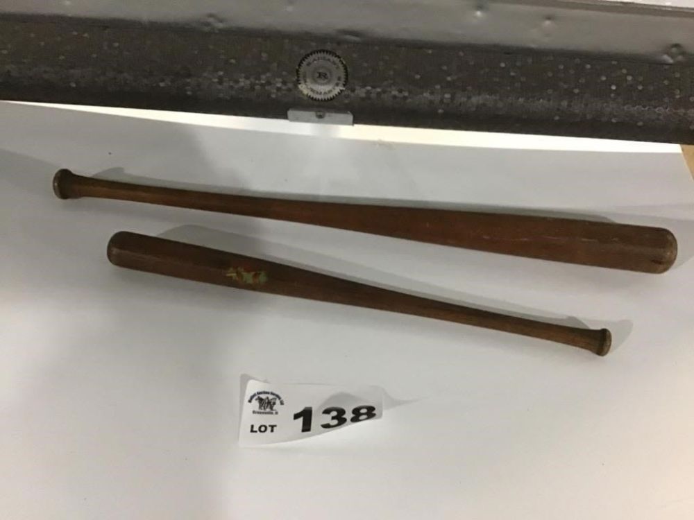 Lot 138: DIZZY DEAN , ENOS SLAUGHTER LOUISVILLE SLUGGER