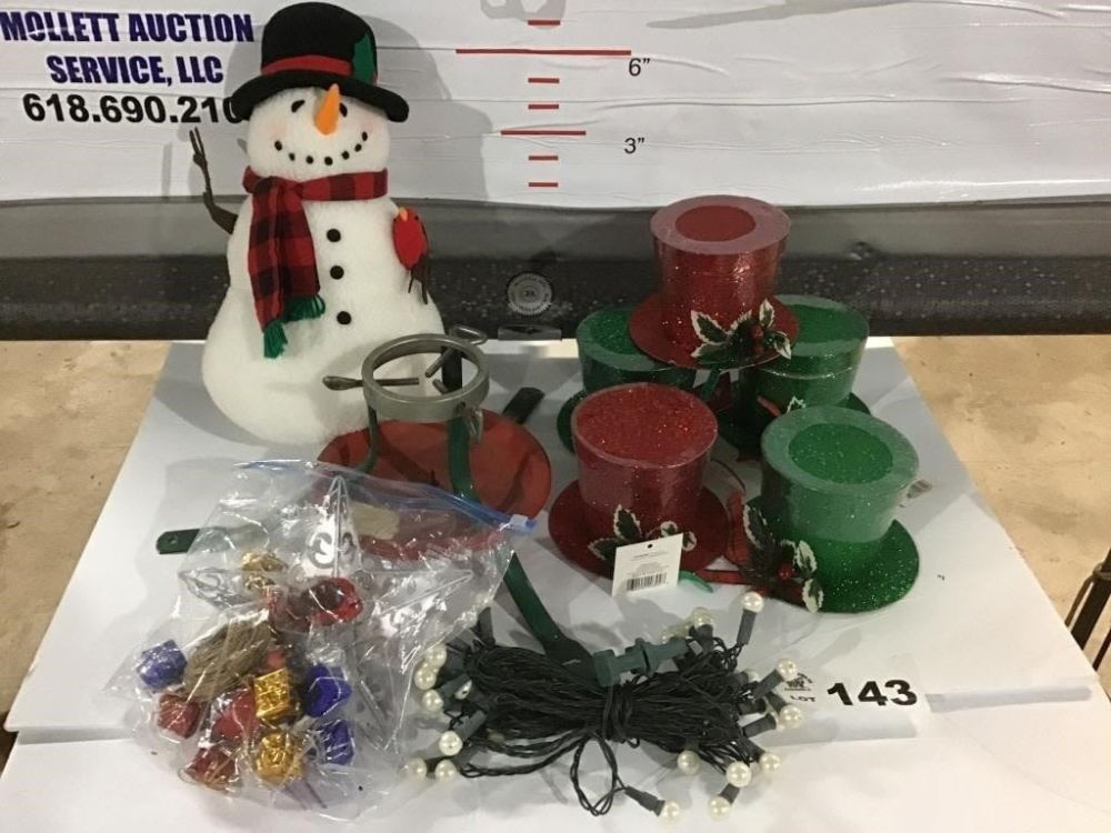 Lot 143: ASSORTMENT OF CHRISTMAS