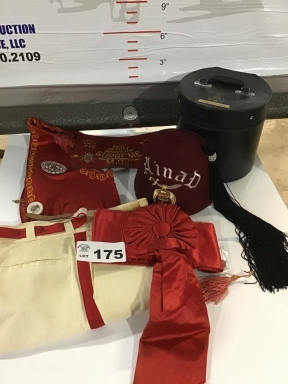 Lot 175: SHRINER APPAREL