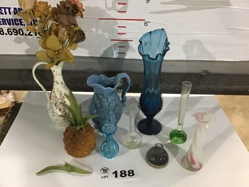 Lot 188: VASES