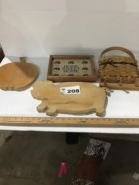 Lot 208: HOME DECOR