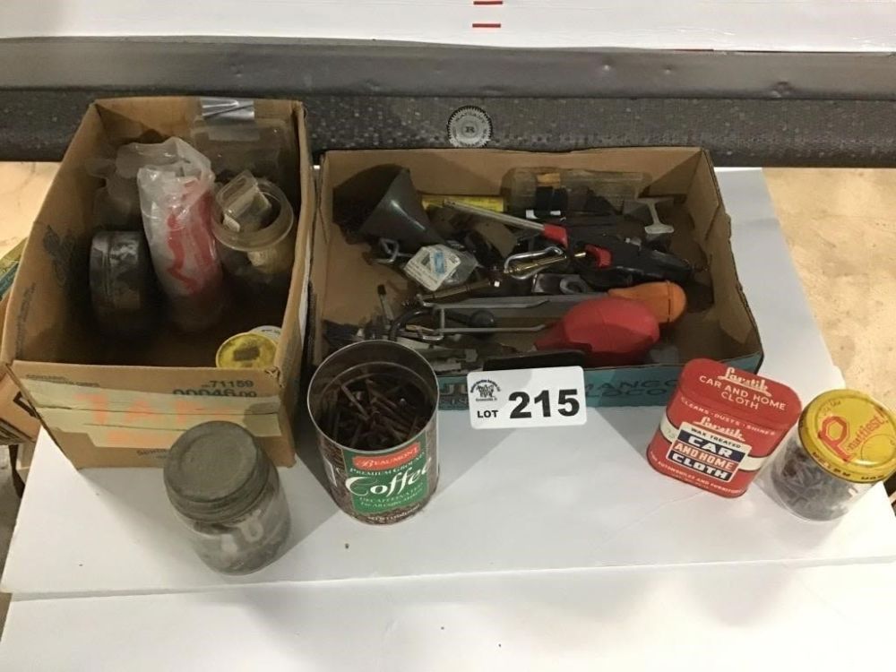 Lot 215: TOOLS, NAILS