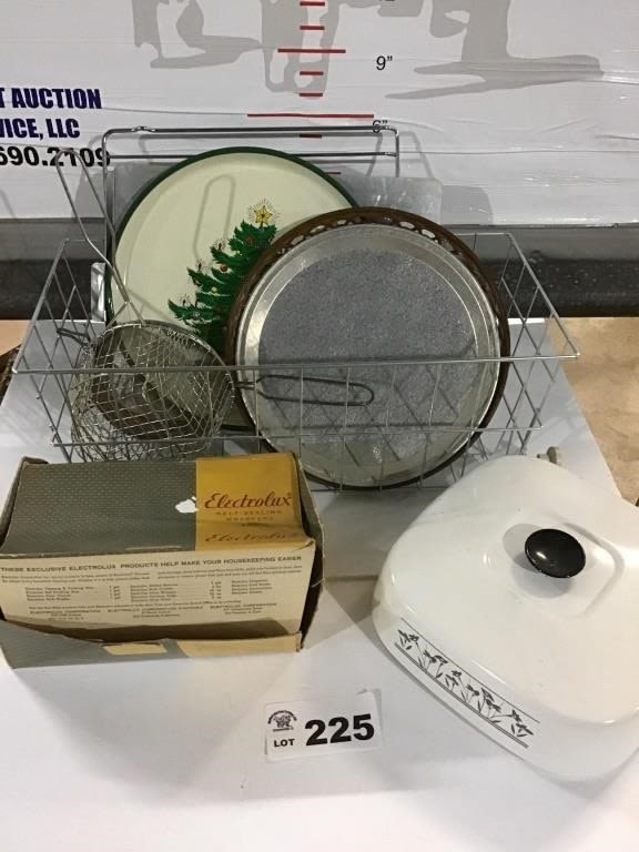 Lot 225: PANS, TRAYS, LID, ELECTROLUX WRAPPERS, BAGS