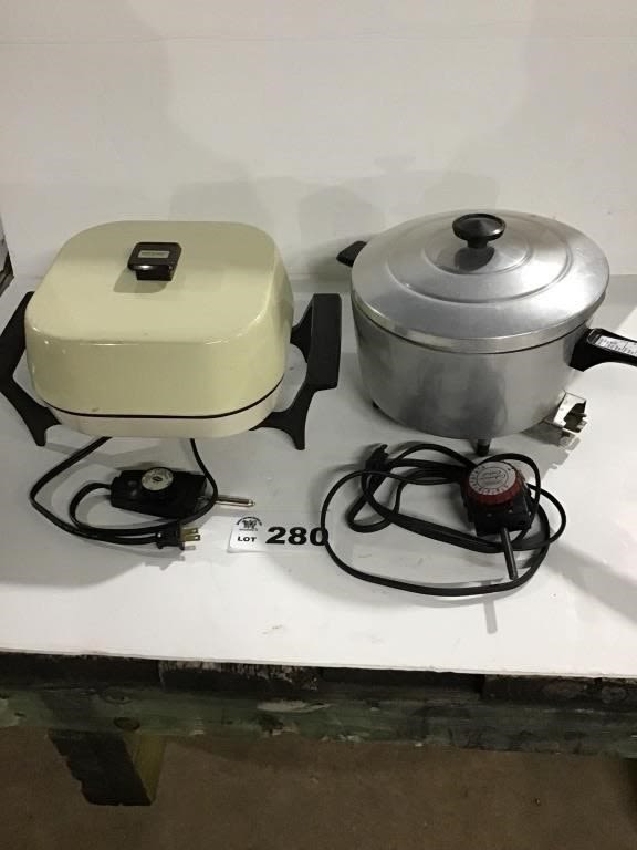 Lot 280: ELECTRIC SKILLET, ELECTRIC POT