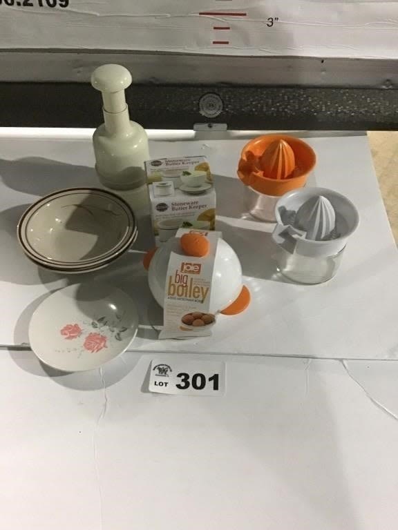 Lot 301: JUICERS, CHOPPER, BUTTER KEEPER, BIG BOILEY,