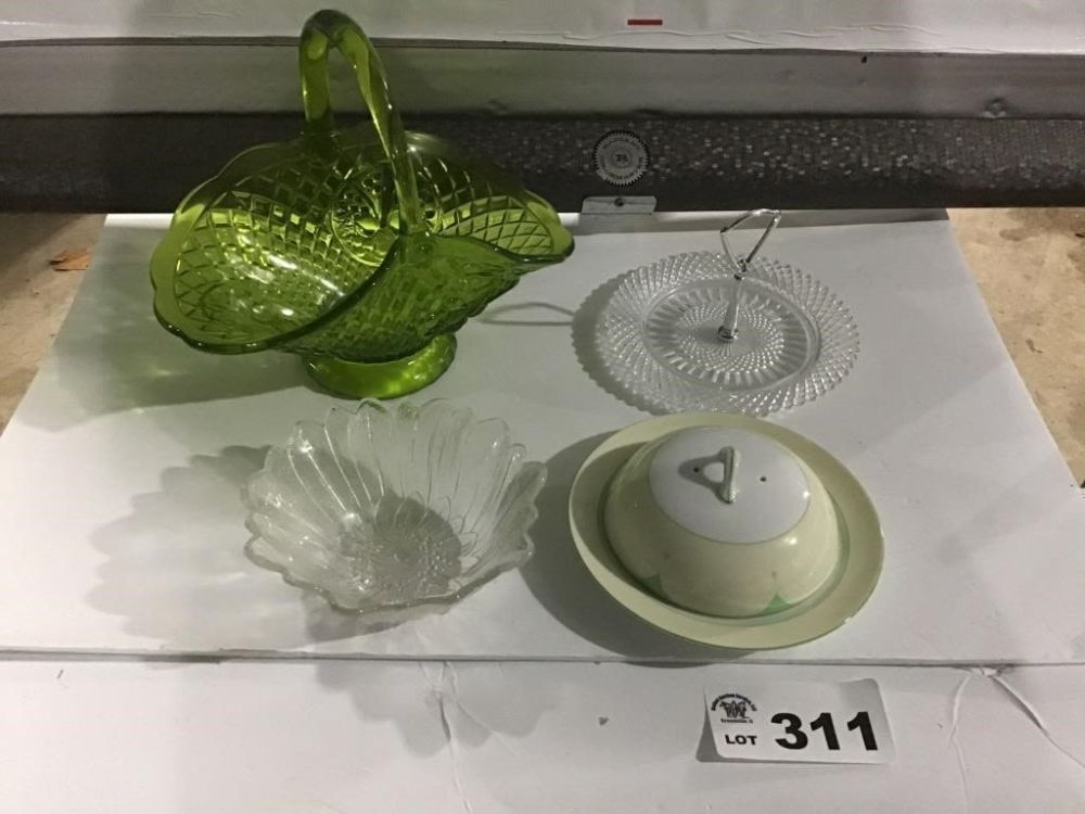 Lot 311: GLASSWARE