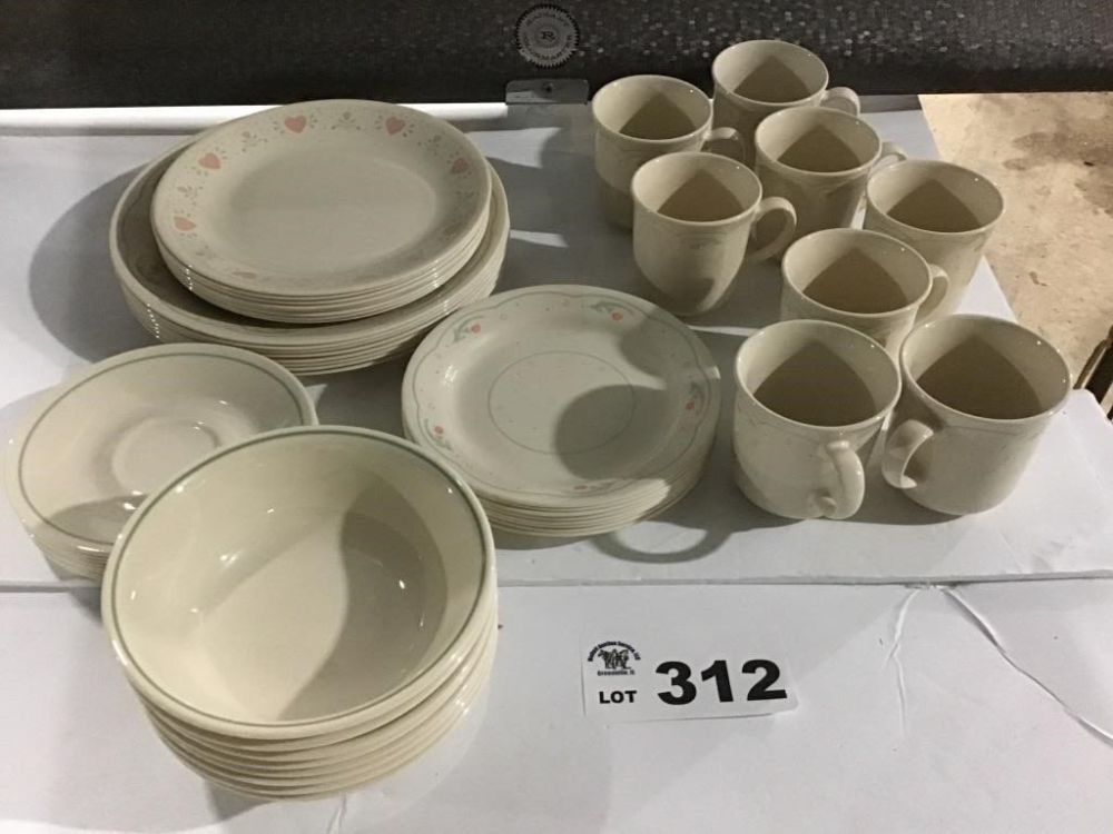 Lot 312: CORELL 8 PLACE SERVING SET