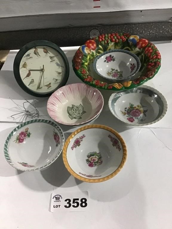 Lot 358: BOWLS, BIRD CLOCK