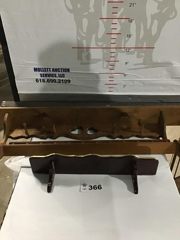 Lot 366: WOOD SHELVES