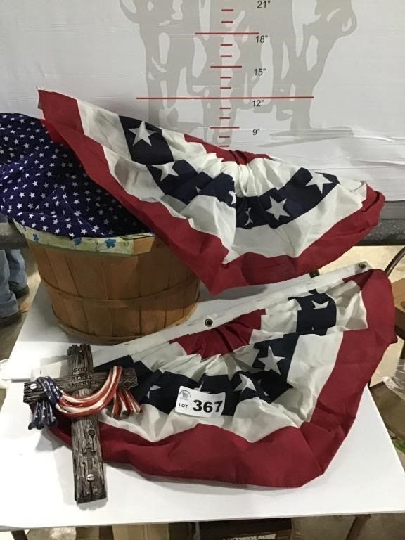 Lot 367: FLAGS, BASKET