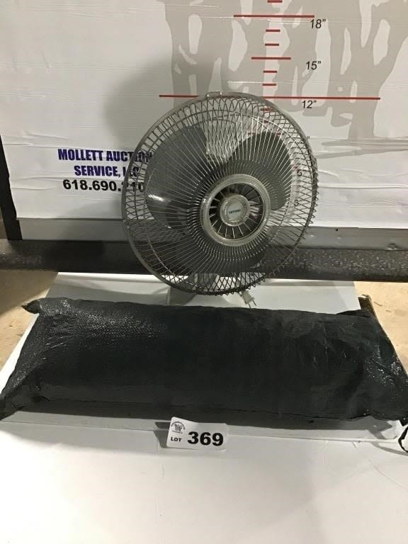 Lot 369: OSCILLATING FAN, TENT