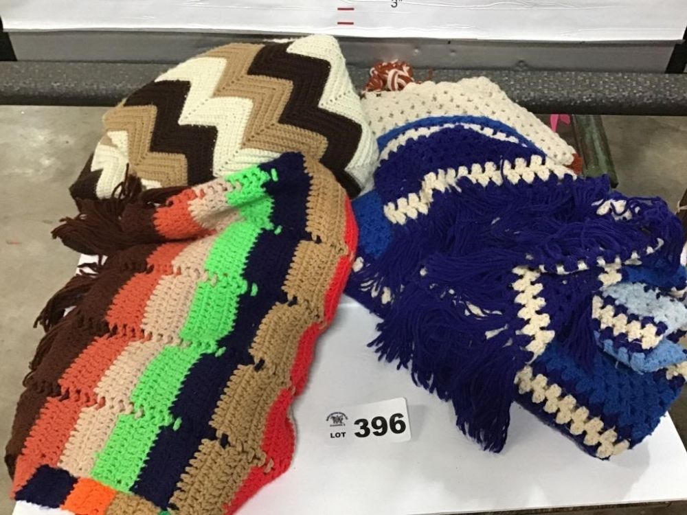 Lot 396: AFGANS