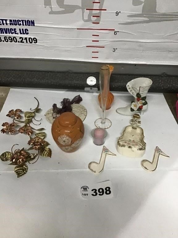Lot 398: GINGER JAR, WALL DECOR, VASES