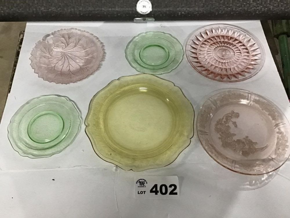 Lot 402: DEPRESSION GLASS WARE