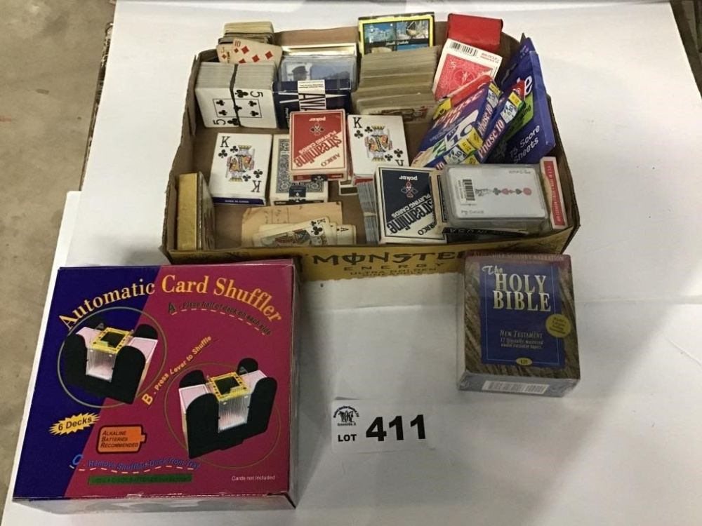 Lot 411: PLAYING CARDS, SHUFFLER,