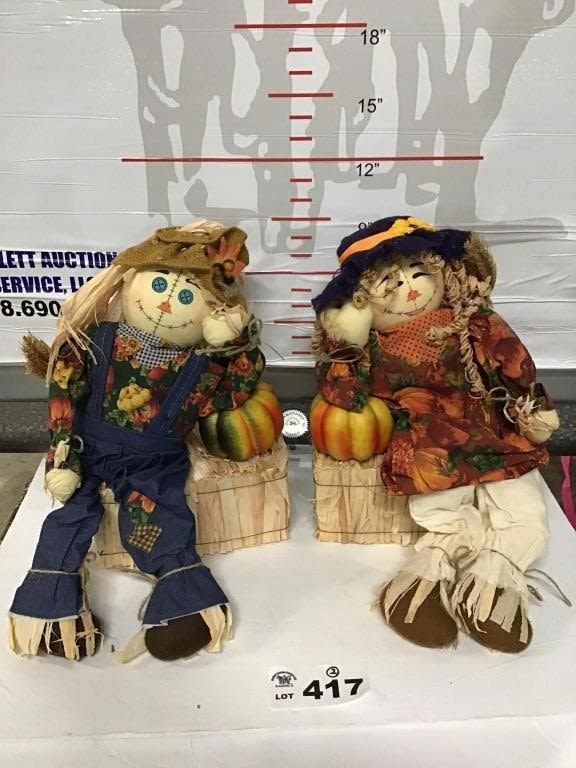 Lot 417: FALL SCARECROW DECOR