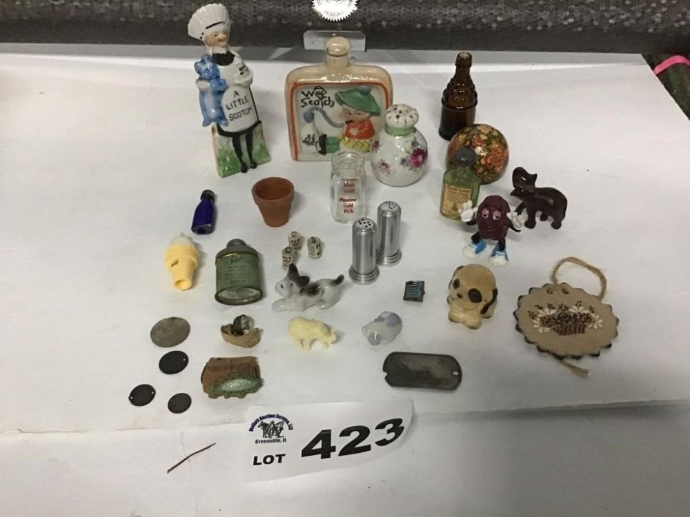Lot 423: MINATURES, COINS