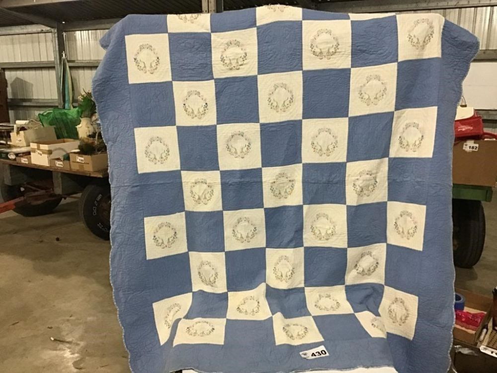Lot 430: FULL SIZE QUILT