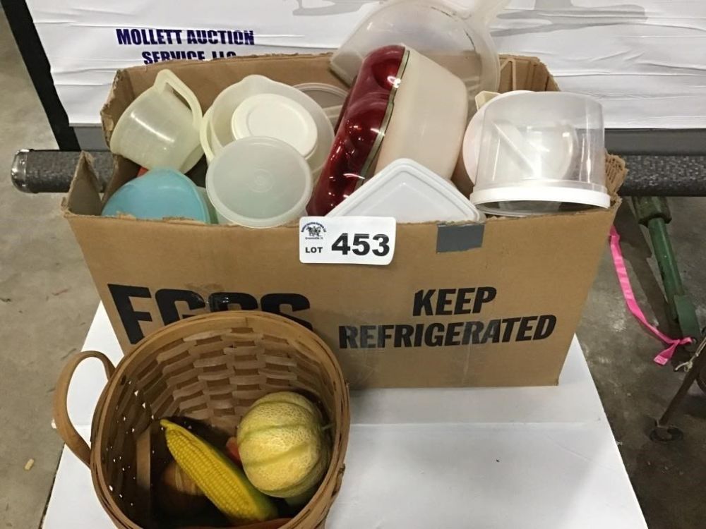 Lot 453: TUPPERWARE, BASKET