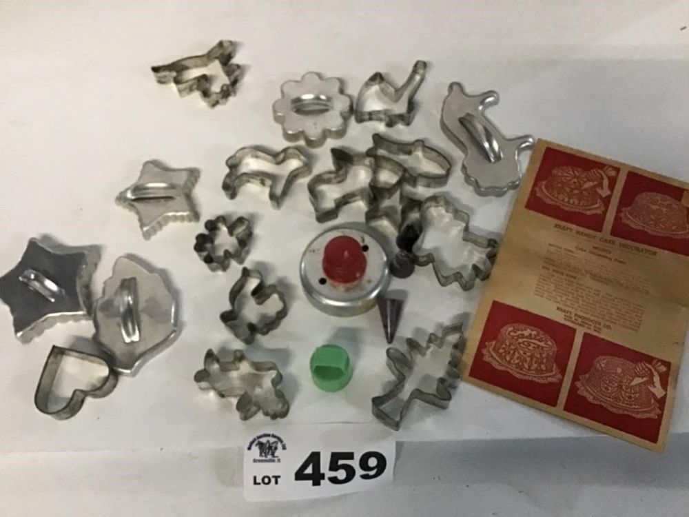 Lot 459: COOKIE CUTTERS