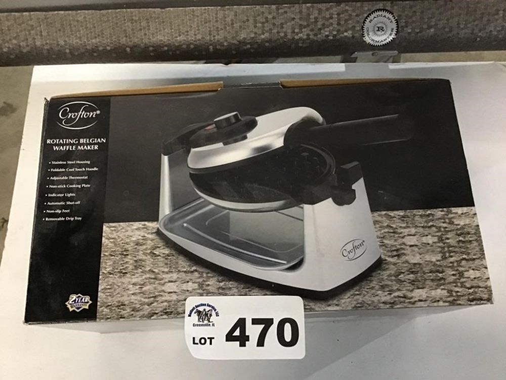 Lot 470: CROFTON ROTATING WAFFLE MAKER