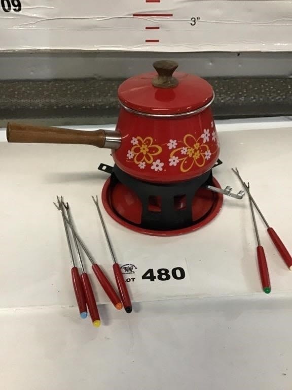 Lot 480: FONDUE POT