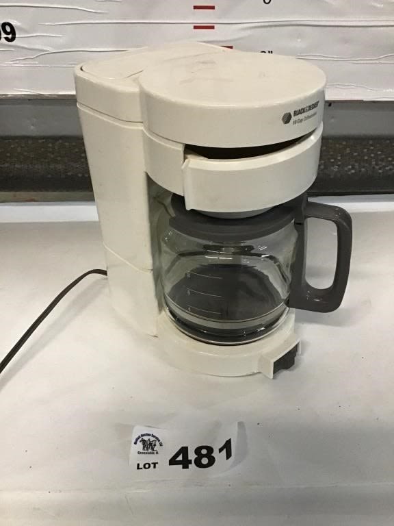 Lot 481: BLACK AND DECKER COFFEE POT