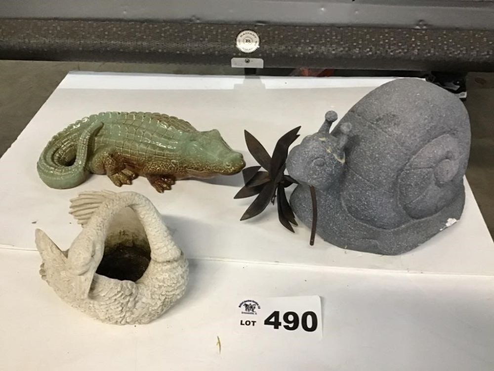 Lot 490: OUTDOOR ORNAMENTS