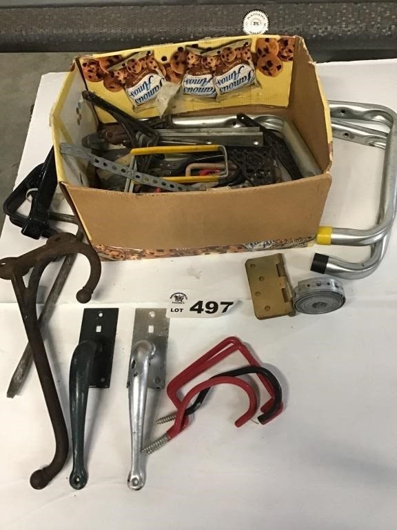 Lot 497: HANDLES, STRAPPING, HOOKS, BRACKETS