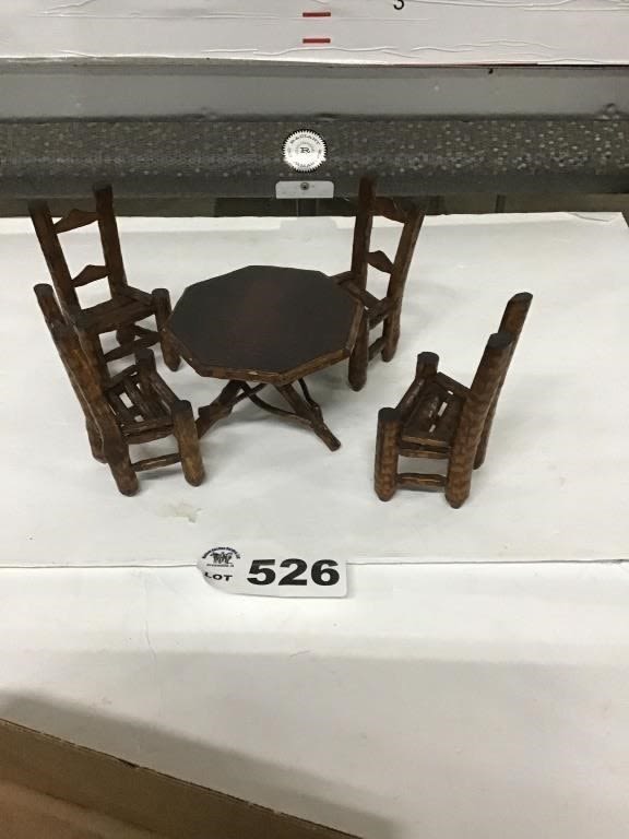 Lot 526: DOLL FURNITURE