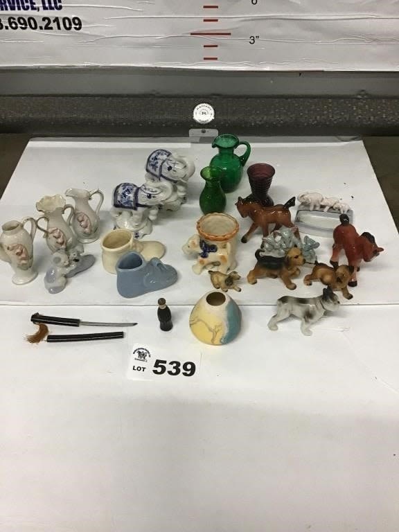 Lot 539: FIGURINES, LETTER OPENER