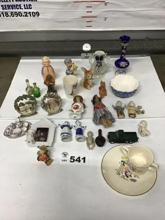 Lot 541: HUMMEL, GREENVILLE ORNAMENTS, BOTTLES, CLOWN